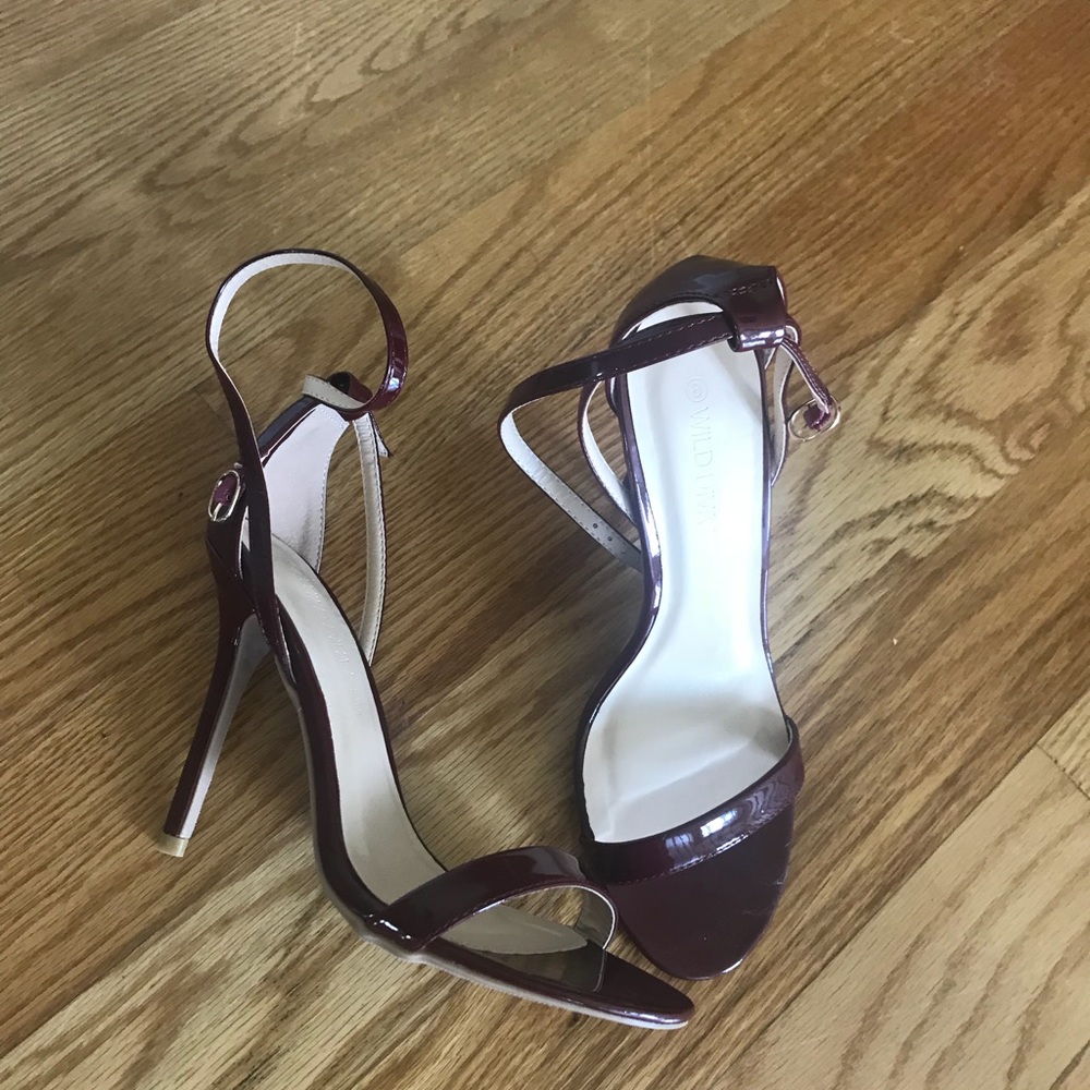 Wild Diva Heels.  Size 8.